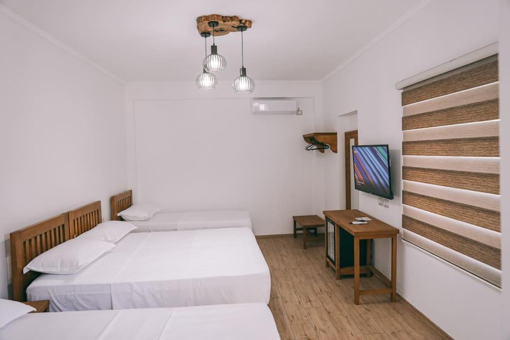 Cereni Guesthouse Berat Zewnętrze zdjęcie