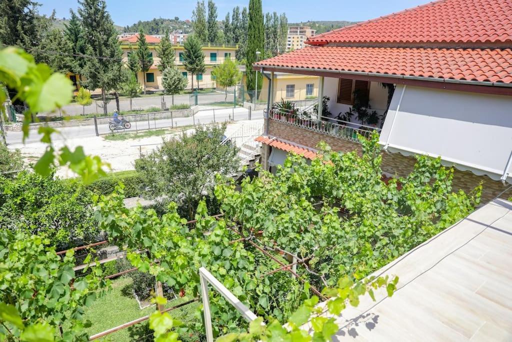 Cereni Guesthouse Berat Zewnętrze zdjęcie